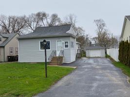 4704 W Lakeshore Drive