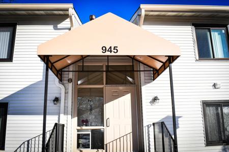 945 Commonwealth Court