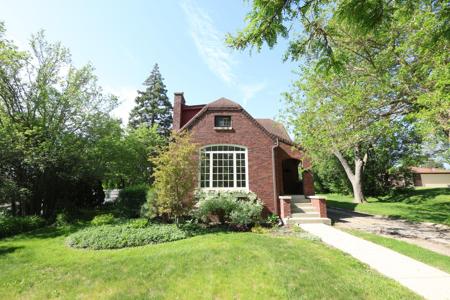 19 W Hattendorf Avenue