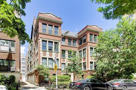 434 W Aldine Avenue