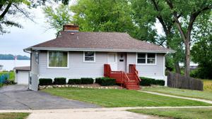 160 E Grand Avenue