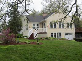 3212 E Lake Shore Drive
