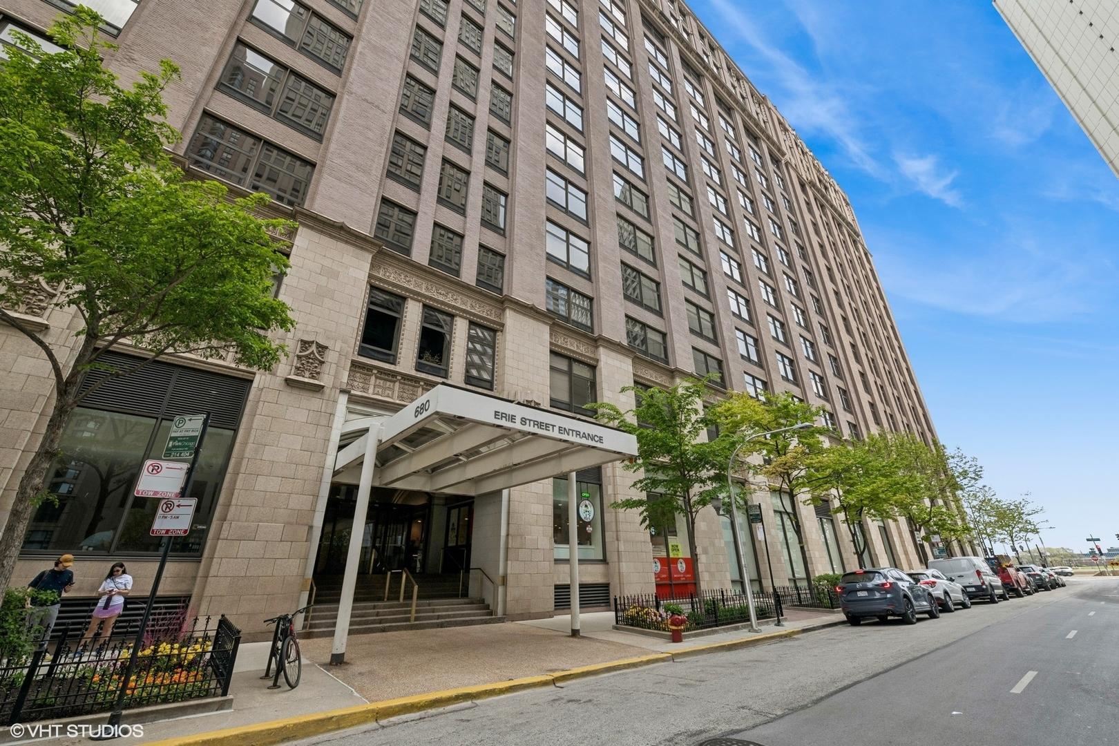 680 N Lake Shore Drive, Chicago, IL - lhrmls-03037282 - LakeHomes.com