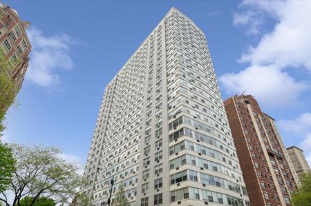 3900 N Lake Shore Drive