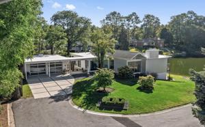 100 SHORELINE Drive