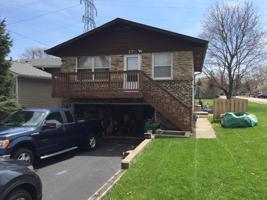 135 W Hawthorne Drive