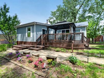 41 Lakeshore Drive
