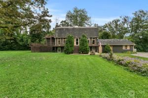 524 TWIN OAKS Drive