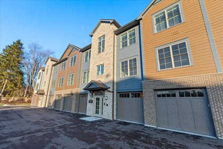 319 S Glendale Avenue