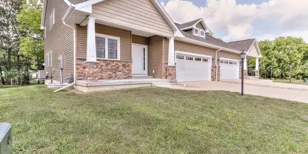 1818 Lake Ridge Court