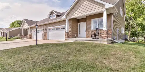 1820 Lake Ridge Court