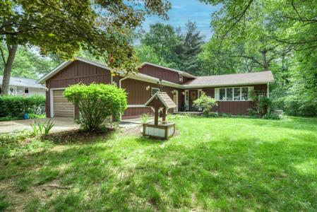 964 Lake Holiday Drive