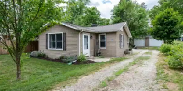34800 N Forest Avenue