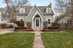 405 Lake Terrace