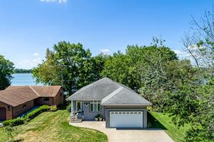 306 Candlewick Drive SE