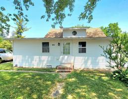 340 E Shorewood Drive