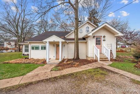 3305 Willow Lane