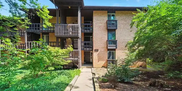 5605 Lakeside Drive