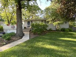 1008 Oakleaf Avenue