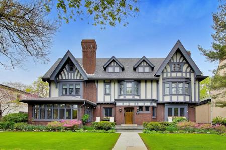 1218 Sheridan Road