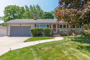 125 W Granville Avenue