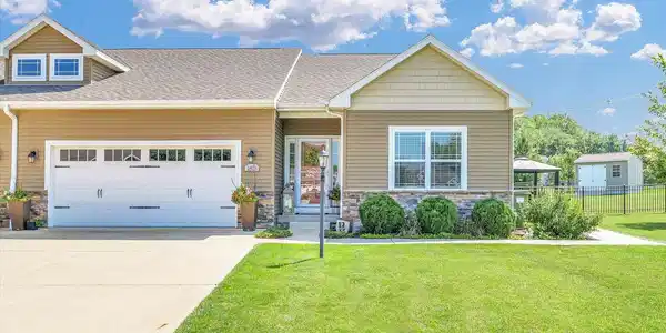 1813 Lake Ridge Court