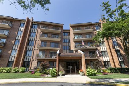 701 Lake Hinsdale Drive