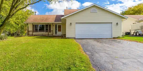 2211 Candlewick Drive