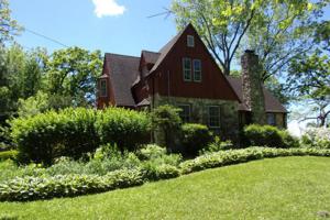 4121 E Lake Shore Drive