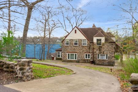 5525 W Lake Shore Drive