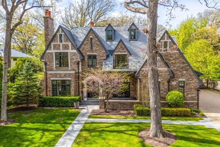 231 Woodlawn Avenue