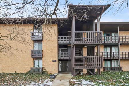 1601 E Maple Terrace