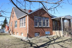 2211 Beachside Road