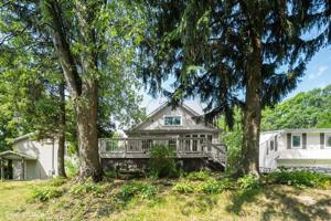 32 Forest Avenue