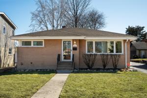 33 Rosemont Avenue