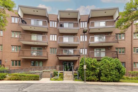 300 E Dundee Road