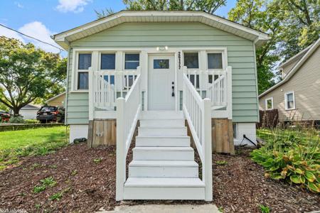 26177 W Lakeview Avenue