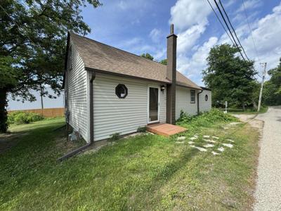 42309 N Woodbine Avenue