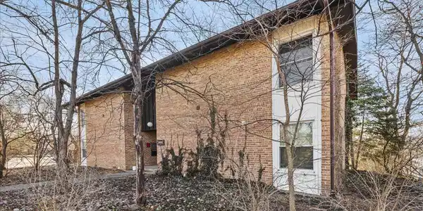 5501 E Lake Drive