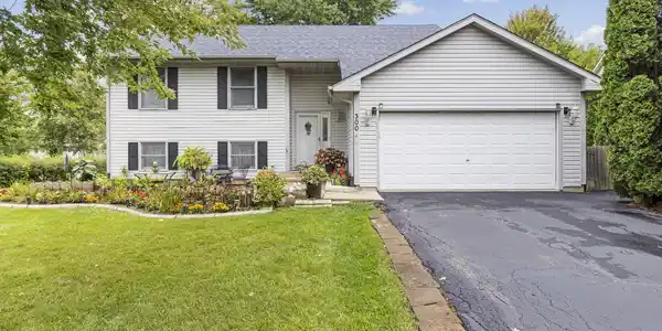 300 Picadilly Drive SE
