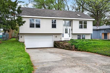 5217 N Pleasant View Drive