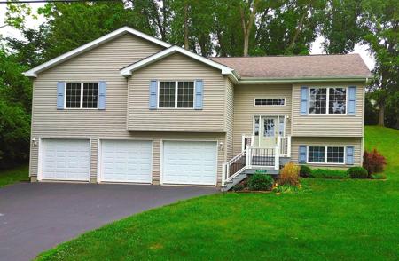 38815 N Broadway Avenue