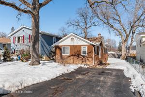 118 BEACHVIEW Drive