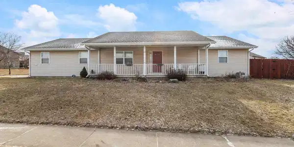 402 N ASH Drive