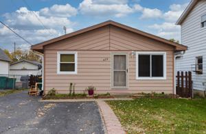 423 W Hawthorne Drive