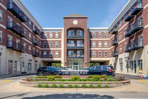 10 N Lake Street