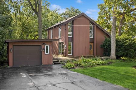 24135 N Lakeside Drive