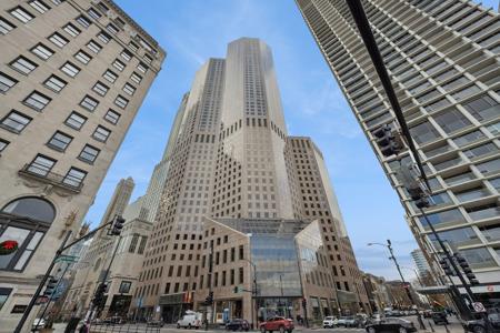 950 N Michigan Avenue