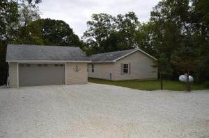 8 APACHE Court