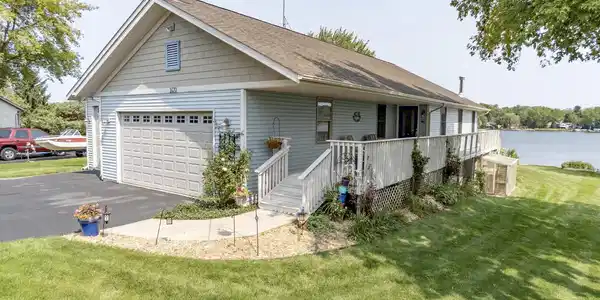 1672 Candlewick Drive